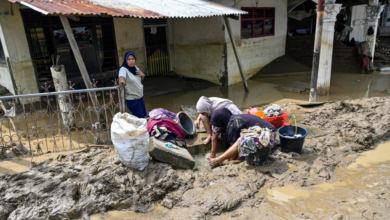 ارتفاع ضحايا فيضانات إندونيسيا وسومطرة إلى 248 قتيلاً