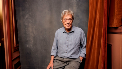 وفاة توم ستوبارد: رحيل عملاق المسرح البريطاني ونعي ملكي