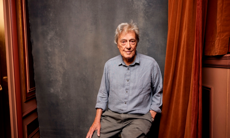 وفاة توم ستوبارد: رحيل عملاق المسرح البريطاني ونعي ملكي