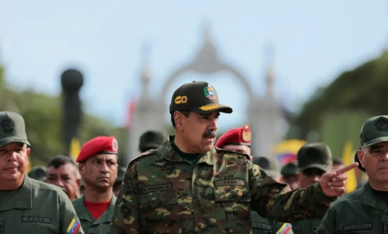 واشنطن تعرض على مادورو المنفى في روسيا.. وتصعيد عسكري