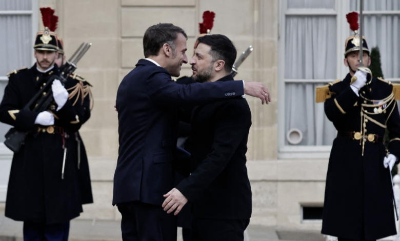 زيلينسكي يلتقي ماكرون.. وترامب متفائل بخطة السلام مع روسيا