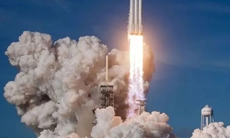 تركيا تطلق القمر الصناعي لونا-1 لخدمات إنترنت الأشياء