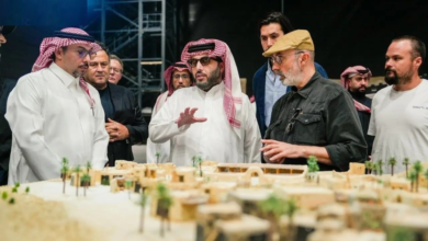 تركي آل الشيخ يتابع تحضيرات فيلم خالد بن الوليد في أستديوهات الحصن