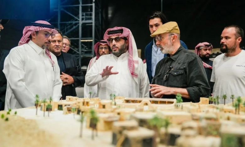تركي آل الشيخ يتابع تحضيرات فيلم خالد بن الوليد في أستديوهات الحصن