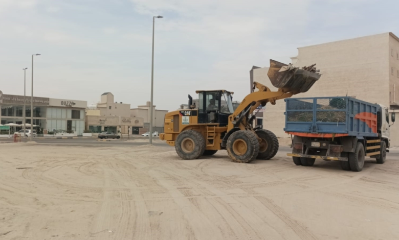 بلدية الخفجي تزيل 5890 متراً من المخلفات وتعالج التشوه البصري
