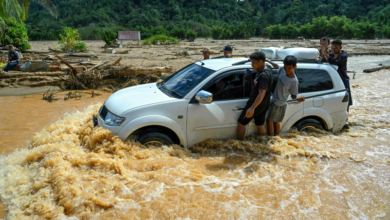 ارتفاع ضحايا سيول إندونيسيا في سومطرة إلى 708 قتلى