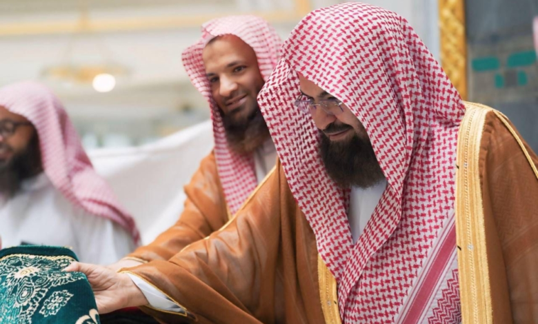 السديس يثمن جهود المتطوعين في الحرمين بمناسبة يوم التطوع العالمي