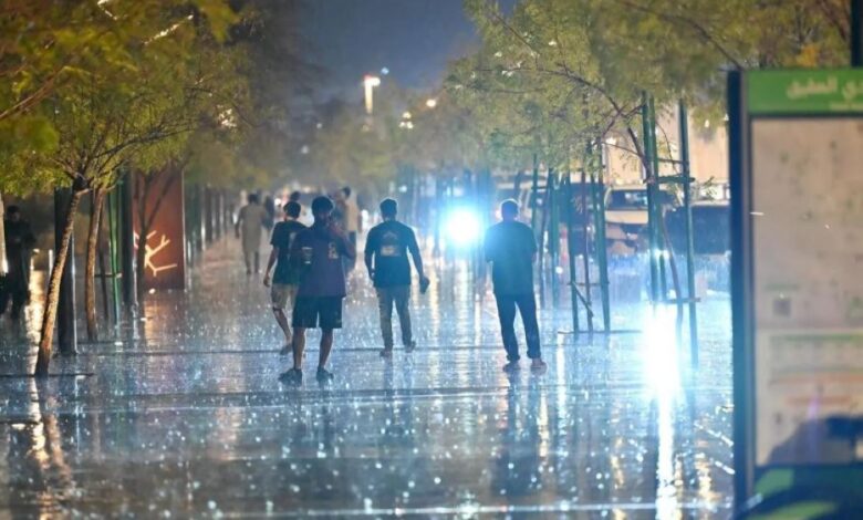 طقس خيبر والمدينة: أمطار وصواعق رعدية وتنبيهات الأرصاد