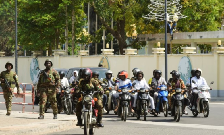 فشل انقلاب بنين: الجيش يحبط التمرد ويستعيد السيطرة