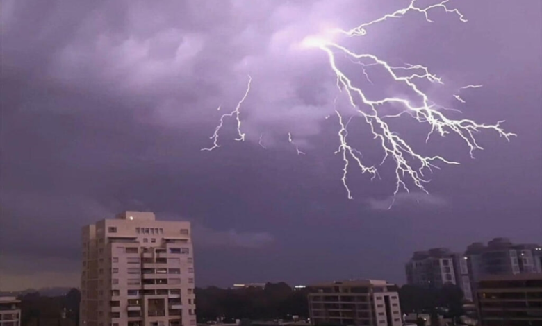 طقس السعودية: أمطار رعدية وتحذيرات من السيول حتى الخميس