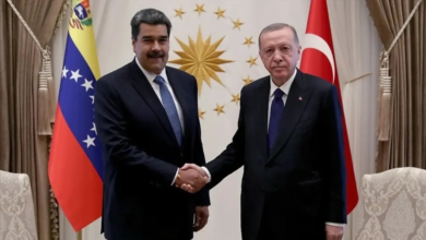 أردوغان يدعو مادورو للحوار مع واشنطن وسط توتر عسكري