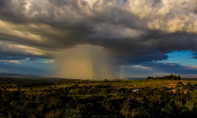 Downdrafts: Weather warnings, risks, and how to protect yourself