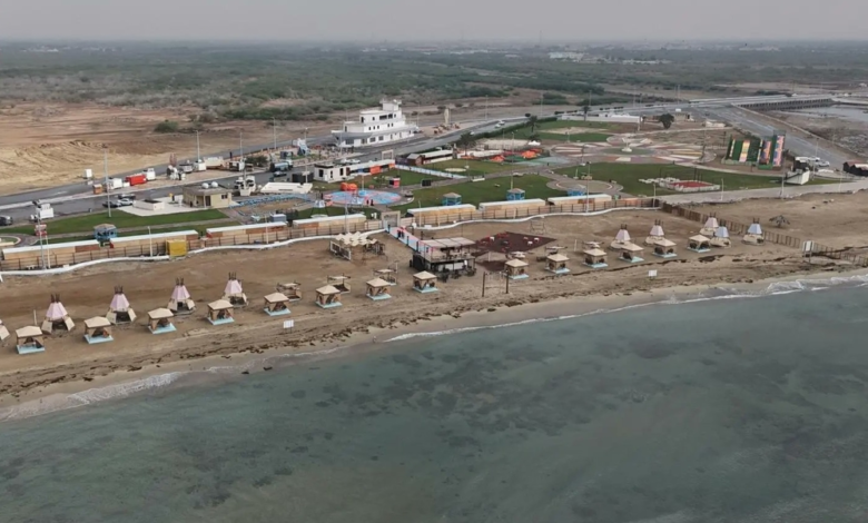 Jazan's cloudy weather attracts visitors during the extended holiday
