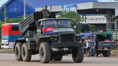 كمبوديا تتهم تايلاند بقصف جوي يخرق هدنة ترامب