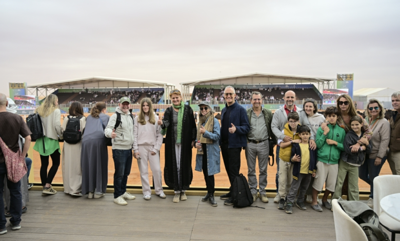 100 سائح يزورون مهرجان الملك عبدالعزيز للإبل ويوثقون التراث