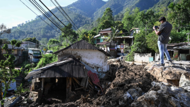 فيضانات إندونيسيا: مقتل أكثر من 1000 شخص وتحذيرات مستمرة