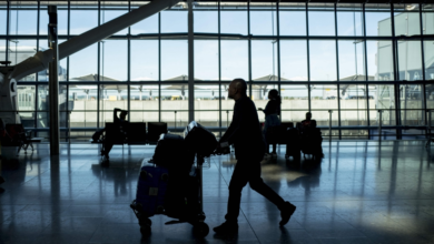 حريق بمطار واشنطن بعد عطل محرك بوينغ 777 وهبوط اضطراري