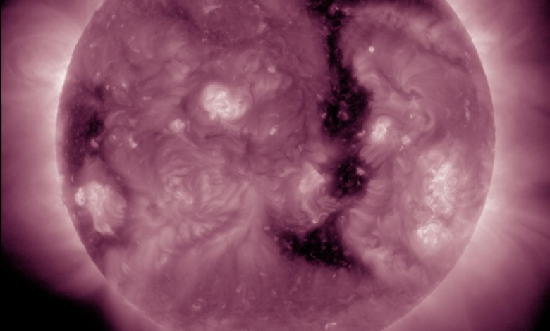 فلكية جدة: ثقب إكليلي يواجه الأرض وعاصفة مغناطيسية مرتقبة