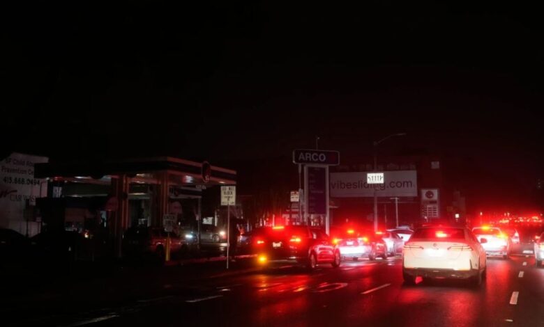 انقطاع الكهرباء في سان فرانسيسكو يربك النقل والحياة العامة