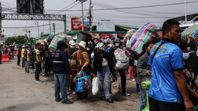 Clashes in Cambodia and Thailand: 900,000 displaced and military escalation