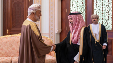 سلطان عُمان يستقبل وزير الخارجية السعودي لبحث العلاقات