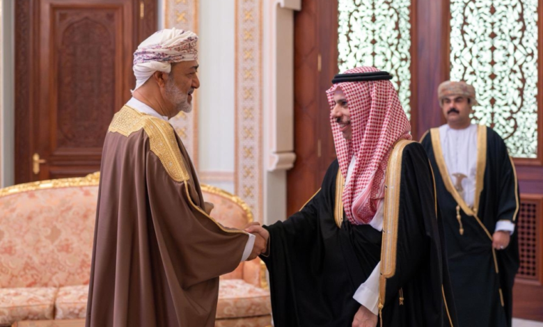The Sultan of Oman receives the Saudi Foreign Minister to discuss relations