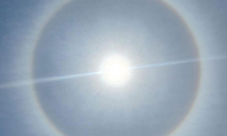 هالة الشمس تزين سماء السعودية.. فلكية جدة تكشف الأسرار