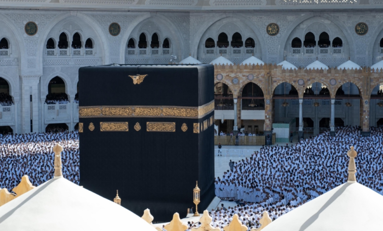 الشؤون الدينية تقيم دورة لحفظ السنة والمتون بالمسجد الحرام