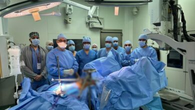 جراحة دقيقة تستغرق 13 ساعة تنقذ مريضاً من ورم مرتجع بمكة