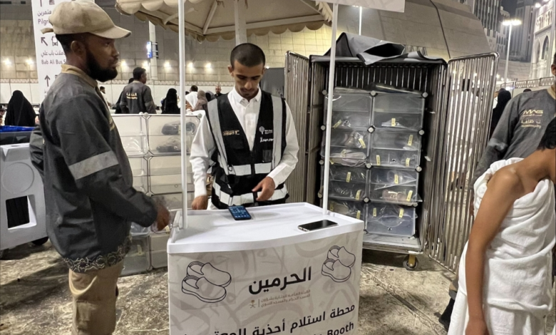 مبادرة نقل الأحذية بالمسجد الحرام: حل ذكي لإنهاء التكدس