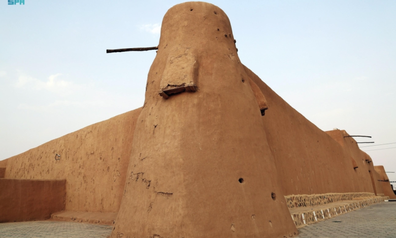 بيوت الطين في الحدود الشمالية: تاريخ العمارة وذاكرة المجتمع