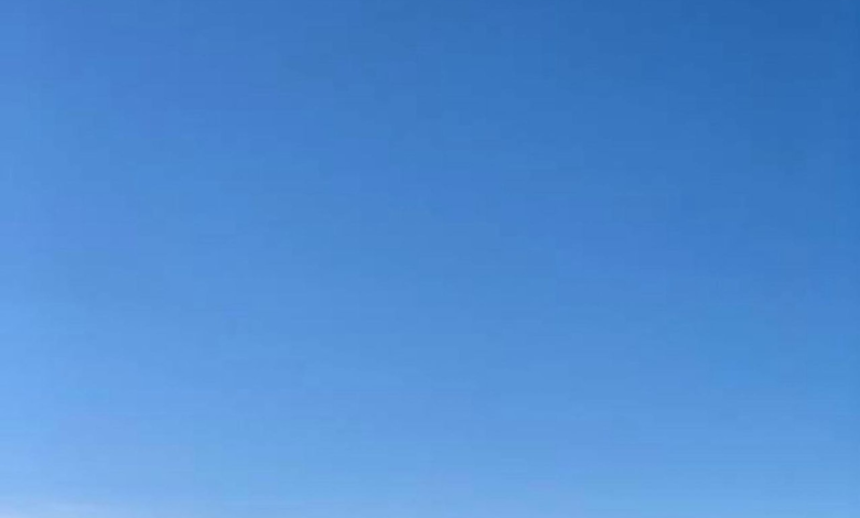 فلكية جدة تكشف سر زرقة السماء في الشتاء وصفاء الأجواء