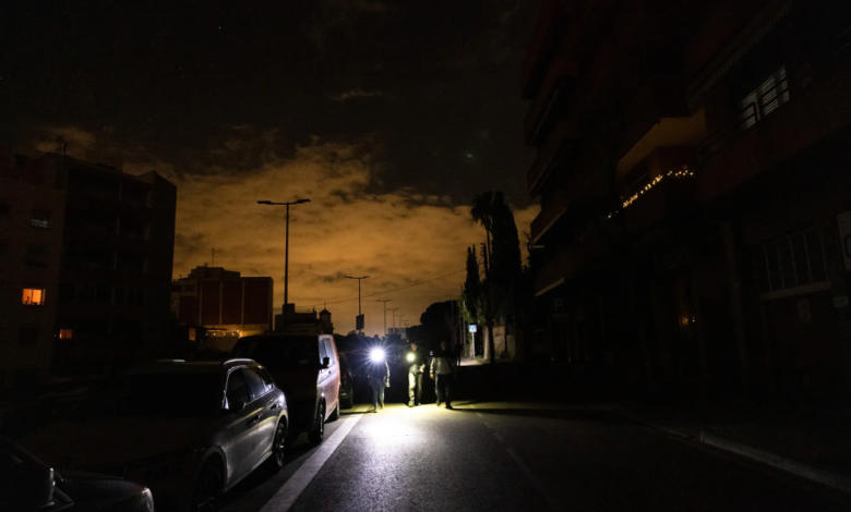 عواصف جنوب أفريقيا تقطع الكهرباء وتفاقم أزمة الطاقة