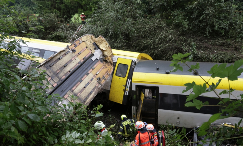 حادث قطار المكسيك: خروج قطار الممر بين المحيطين عن مساره