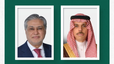 وزير الخارجية السعودي يبحث المستجدات الإقليمية مع نظيره الباكستاني