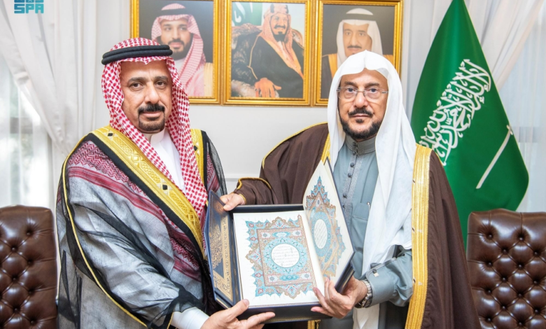 وزير الشؤون الإسلامية يبحث التعاون مع الوقف السني العراقي