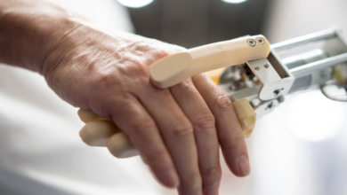 جلد إلكتروني يمنح الروبوتات شعور الألم: ابتكار صيني