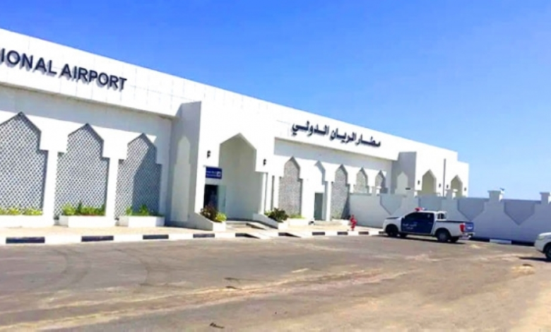 The governor of Hadramawt gives the Southern Transitional Council an ultimatum to evacuate Al-Rayyan airport and threatens to join the coalition