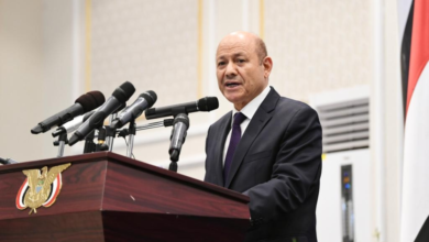 العليمي يطلب استضافة مؤتمر جنوبي شامل في الرياض