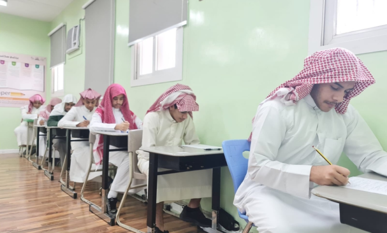 اختبارات الفصل الأول: 40 درجة للمعدل وعقوبات الجوال