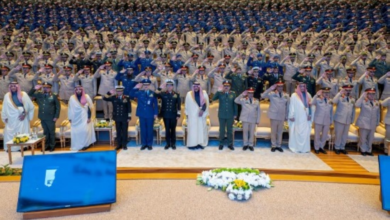 نائب وزير الدفاع يرعى تخريج الضباط الجامعيين 1447هـ