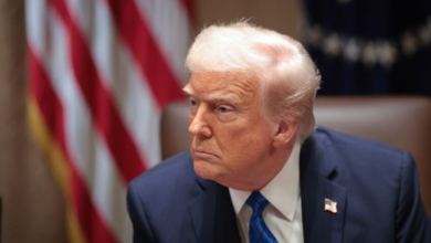 بيترو يتوعد بحمل السلاح رداً على ترامب بعد اعتقال مادورو