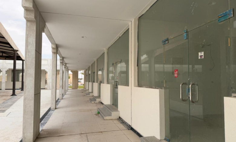 بلدية بقيق توقع 52 عقداً استثمارياً بـ 63 مليون ريال