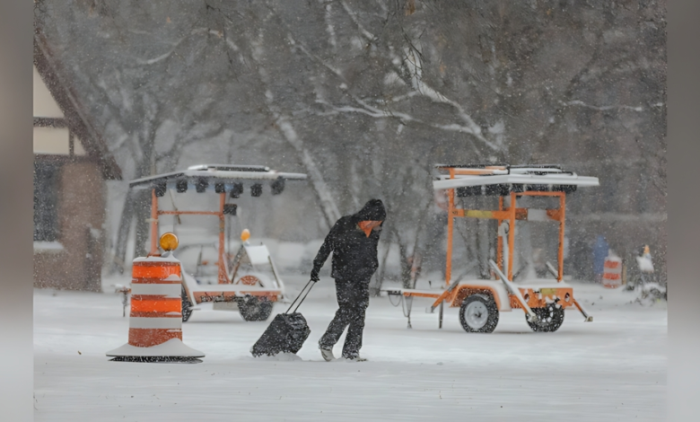 الثلوج في هولندا تشل حركة القطارات وتلغي رحلات مطار سخيبول