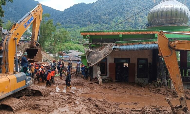 فيضانات إندونيسيا: 16 قتيلاً في سولاويزي وتشريد المئات