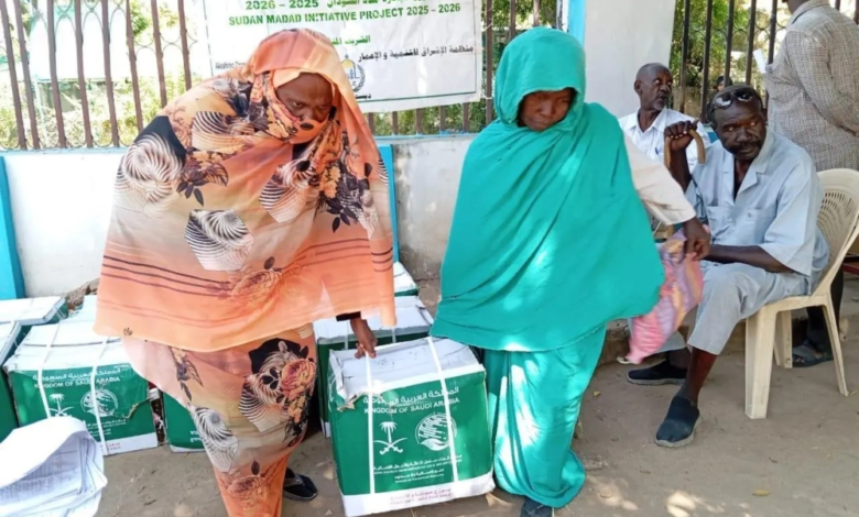 مركز الملك سلمان يوزع سلالاً غذائية في النيل الأزرق بالسودان