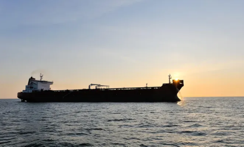 Russia protects oil tanker with submarine in confrontation with America