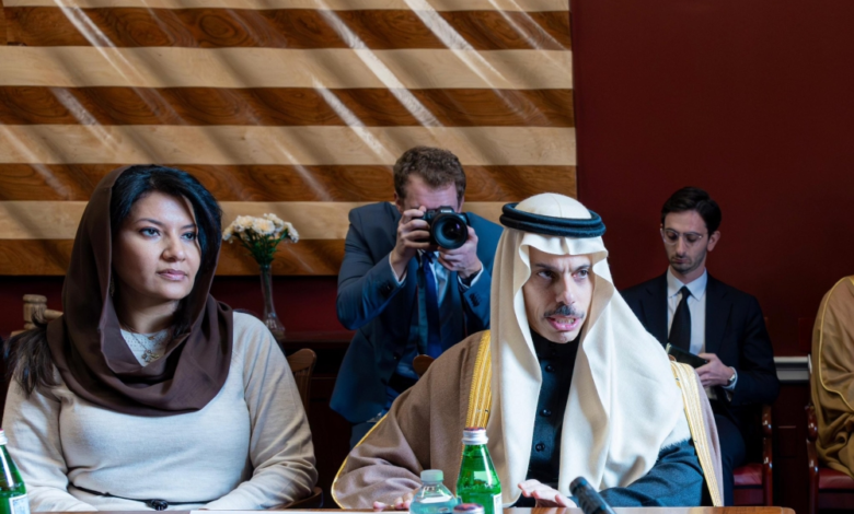 وزير الخارجية السعودي يلتقي لجنة الشؤون الخارجية بالنواب الأمريكي