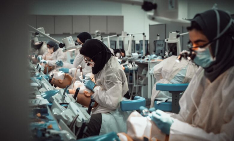 جامعة الملك عبدالعزيز تنظم اختبارات الرخصة الأمريكية لطب الأسنان ADEX