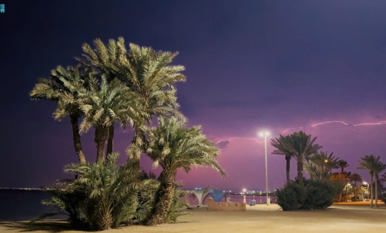 طقس السعودية: أمطار على تبوك وتوقعات الأرصاد لـ 8 مناطق